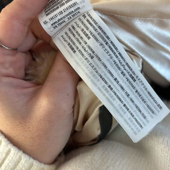 Abercrombie Faux Für Cream Crop Jacket - Picture 7 of 7